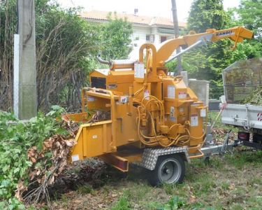 Combien coûte un broyeur de déchets végétaux de grande capacité ?