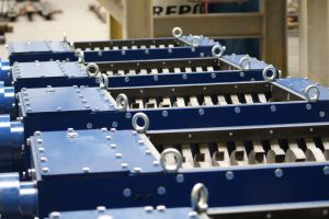 Broyeur déchiqueteur industriel à cisailles