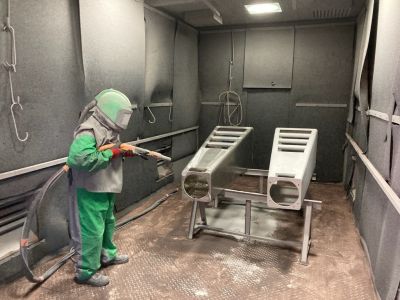 Quelle est la différence entre sablage et grenaillage ?