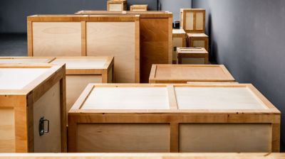 Export hors UE : comment éviter le refus d'une caisse en bois ?