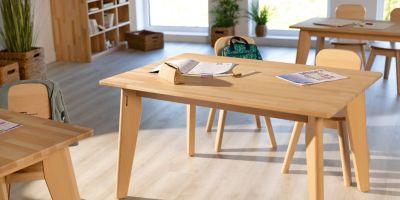 Table pour la crèche et l’école maternelle