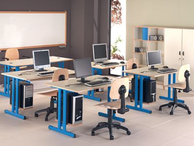 Table pour une salle informatique