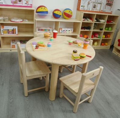 mobilier pour crèche pour les repas