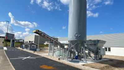 Distributeur automatique de béton