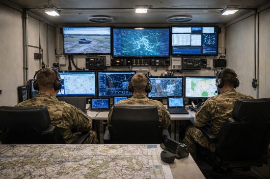 Centre de commandement mobile militaire
