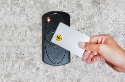 contrôle d'accès par carte RFID ou badge contrôle d'accès par carte RFID ou badge