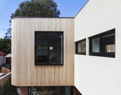 Extension latérale d'une maison métallique