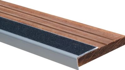 Nez de marche escalier