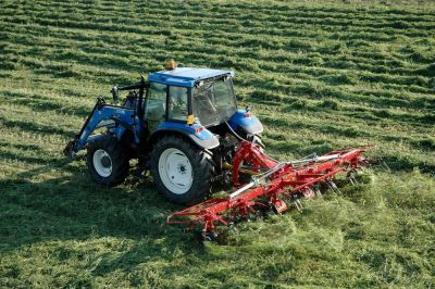Combien coûte une faneuse agricole ?