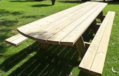 table de pique-nique en bois