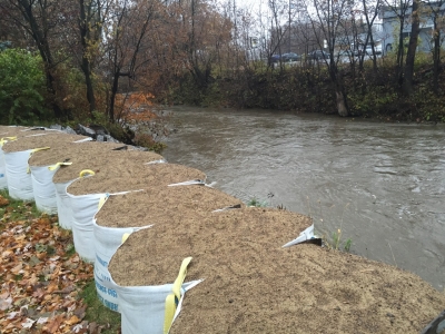 Barrières anti-inondation activées par l'eau pour la porte de la maison,  sacs de sable sans sable pour le contrôle anti-inondation, sac de sable  alternatif pour la protection contre la pluie, absorbant réutilisable