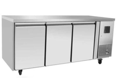 Prix d’une table réfrigérée trois portes