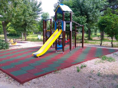 Aire de jeux en dalles amortissantes Aire de jeux en dalles amortissantes
