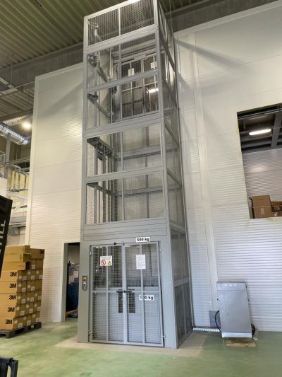 monte-charges non accompagnés