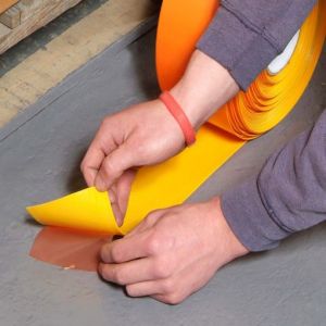Adhesifs pour marquage au sol