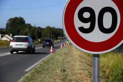 Panneau interdiction de stationner diamètre 30 cm polystyrène antichoc -  Panneaux de signalisation