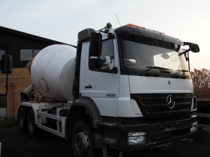 Camion malaxeur toupie 6x4