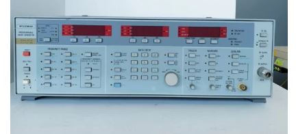 6622B - Générateur à balayage Anritsu (Wiltron) - 10 MHz à 12,4 GHz - Générateurs de signaux_0