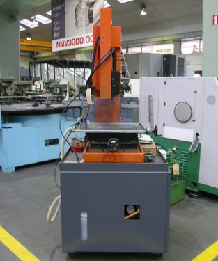 Érosion Charmilles SH2 Ref 7440 - générateur 3.3 KVA - table 250x350 - Courses X200 Y300 Z300_0