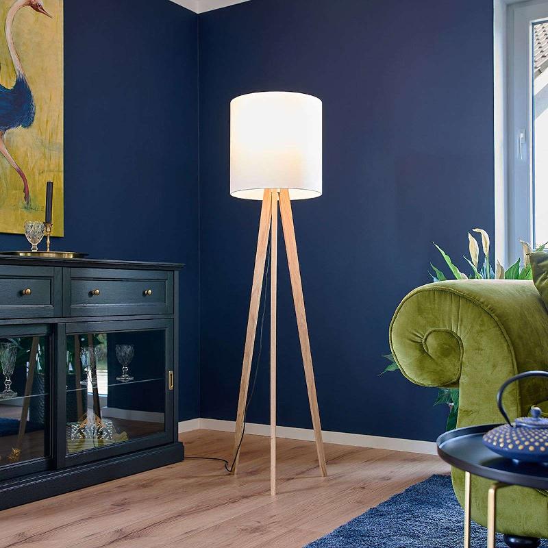QUITANI LAMPE SUR PIED NIDA, STRUCTURE EN BOIS, ABAT-JOUR BLANC