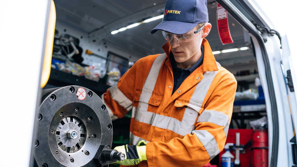 Service de réparation de flexibles hydrauliques sur site : Interventions rapides et professionnelles - PIRTEK_0