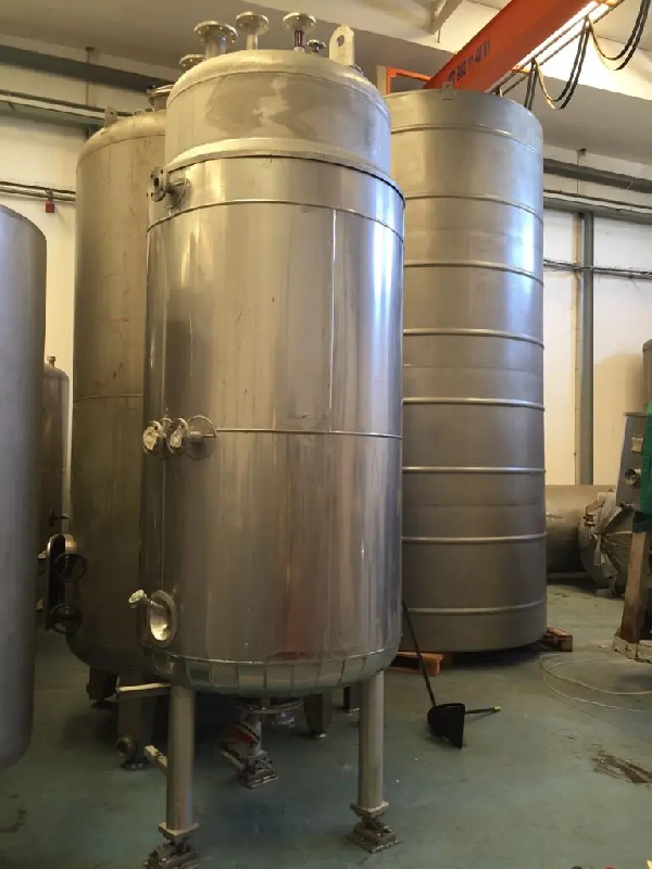 Cuve en acier inoxydable 2 500 litres d'occasion_0