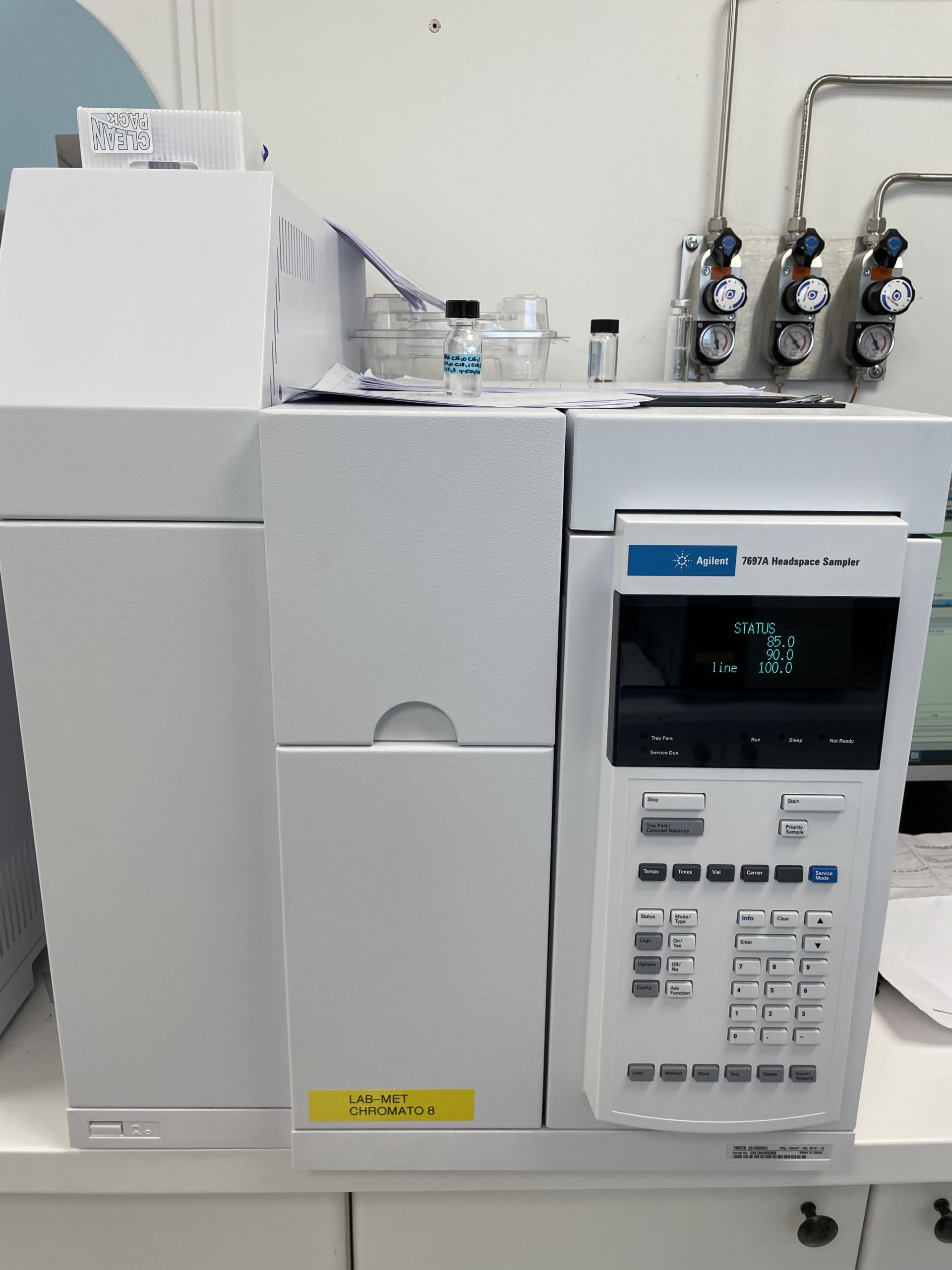 Chromatographie gazeuse de laboratoire pharmaceutique agilent headspace sampler 7697a - p21071133_0