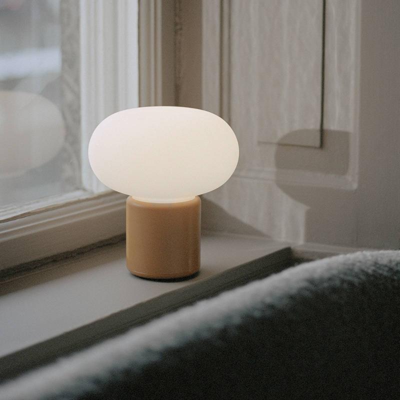 NEW WORKS LUMINAIRE RECHARGEABLE KARL-JOHAN, OCHRE YELLOW, IP65