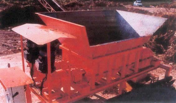 Alimentateur broyeur type AB Type 4 - Rotor à vis épaisse, couteaux mobiles et automatisation anti-surcharge_0