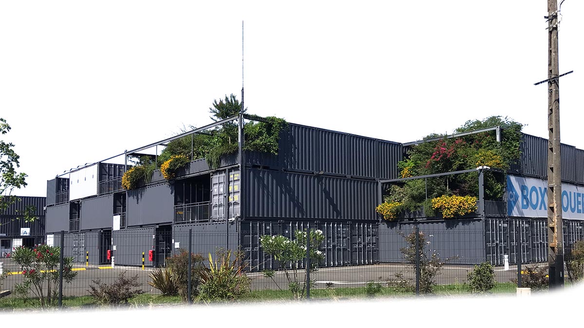 Atelier conteneur sur-mesure avec panneaux sandwich et structure mécano-soudée_0