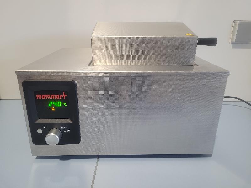 Bain-marie de laboratoire MEMMERT WNB 7_0