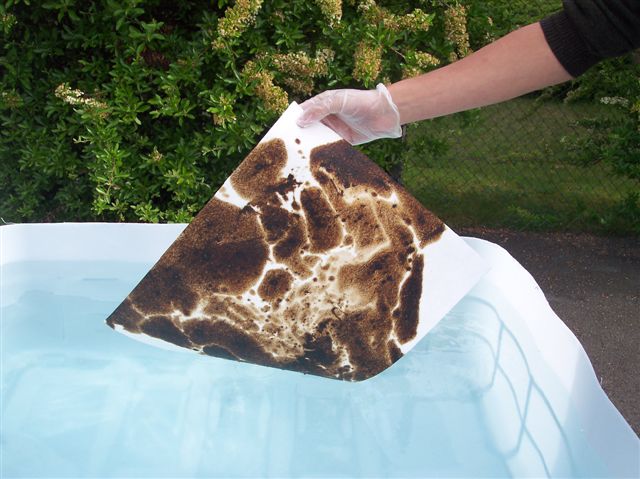 Feuilles absorbantes pour hydrocarbures - adaptées aux déversements sur sols ou eaux_0