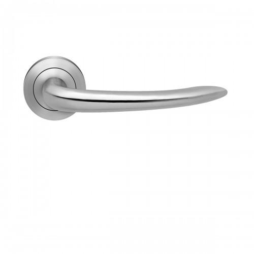POIGNÉES DE PORTE SUR ROSACES RONDES SÉRIE ER19 JERSEY - INOX SATINÉ -BEC DE CANE KARCHER DESIGN