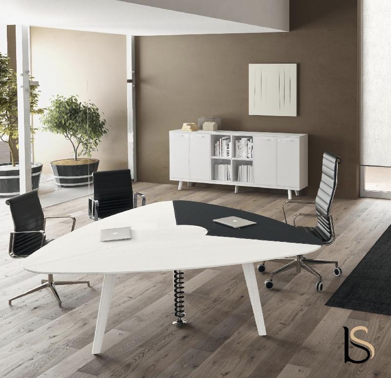 Table de réunion triangulaire Rail avec cuir- Bralco - Oui, Chêne blanc_0