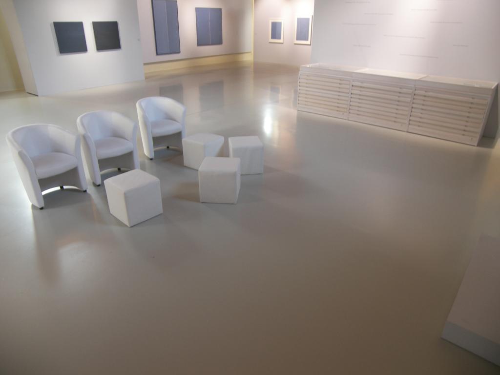 Revêtement résine polyuréthane monochrome ou flammé - intérieur - faible épaisseur 2 à 5 mm_0