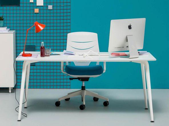 Bureau manager compact Twist avec structure design épuré_0