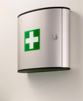 FIRST AID BOX M