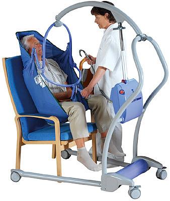 LE SOULÈVE-PATIENTS ÉLECTRIQUE ARJO MAXI TWIN AVEC BERÇEAU MOBILE