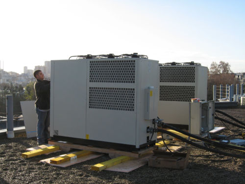 Location groupe froid 60kW - Assistance 24/7 - Ballon tampon 350L - R407C - 63dB à 10m_0