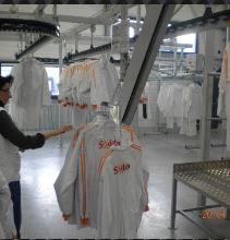 Convoyeur aérien de tri et expédition des vêtements sur cintre - CMAT avec options de manutention_0