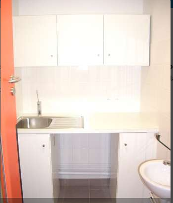 Aménagement mobilier petite enfance - Espace soin d'hygiène en bois pour crèches, maternelles et garderies_0