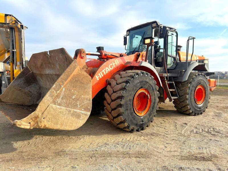 HITACHI zw 310 chargeuse 23t_0