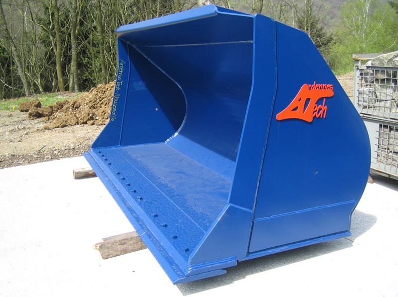 Godet chargeur à déversement latéral - gamme chargeur_0