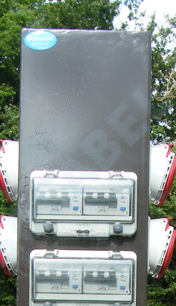 Borne de rechargement pour bateau électrique - prise mono ou tétrapolaire 16 à 250 A - plusieurs modèles disponibles_1