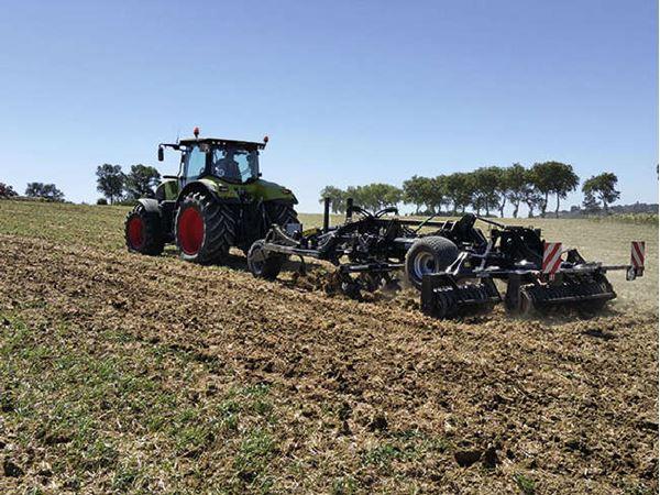 Déchaumeur à dent Blackbear EVO - Campa - semi-porté repliable 4 à 6 m avec 3 rangées de dents_0