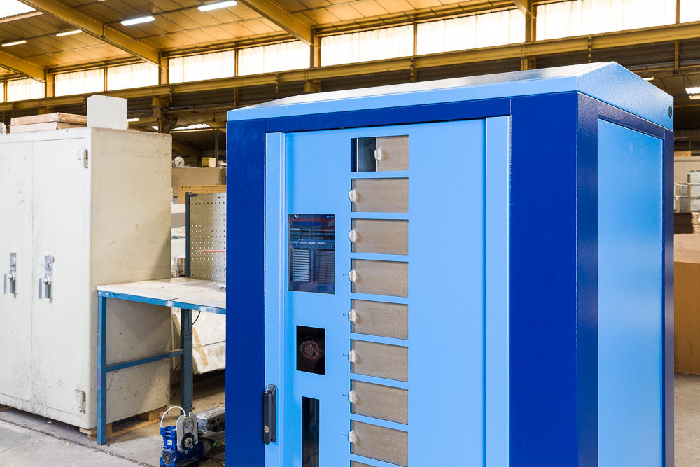 Distributeur sécurisé DynaBox pour articles retail électroniques - Gestion optimisée et traçabilité_0