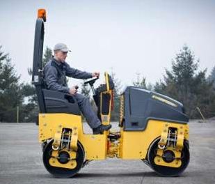 Rouleaux tandem vibrants articulés BW 100 ADM Bomag - 1,7 t à 2 t - moteur Kubota 15 ch_0