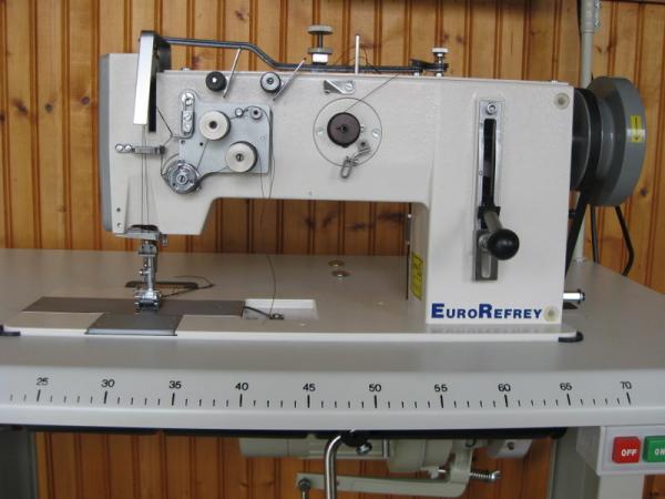 Machine à coudre industrielle PR 267-373 - 1 aiguille - triple entraînement - base plane - avec table, bâti et moteur 220V - pour cuir, bâche, matériaux souples et épais, chanvre_0