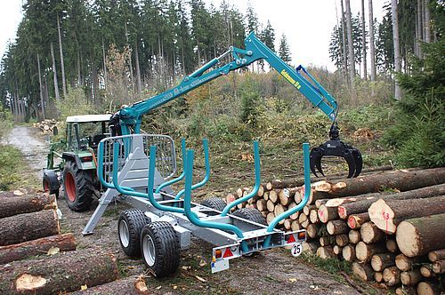 S-line remorque forestière - Pfanzelt Maschinenbau GmbH - charge utile en forêt : 6 t, 9,2 t ou 11 t, grue professionnelle et treuils performants_0