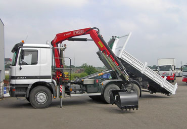 Grue auxiliaire Fassi F160ASXP - capacité 14,3 tm - bras hydraulique 11,20 m - rotation 420°_0
